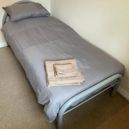 Spacious, Quiet, Sleeps 12, 3 Bathrooms, Parking, Kia 1 Kirkby in Ashfield Exterior photo