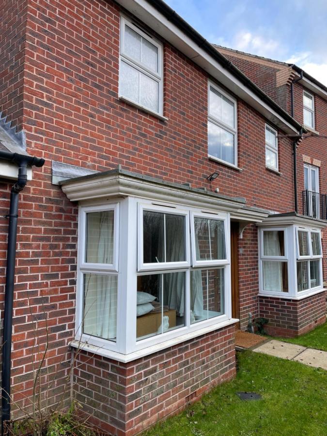Holiday home Spacious, Quiet, Sleeps 12, 3 Bathrooms, Parking, Kia 1 *